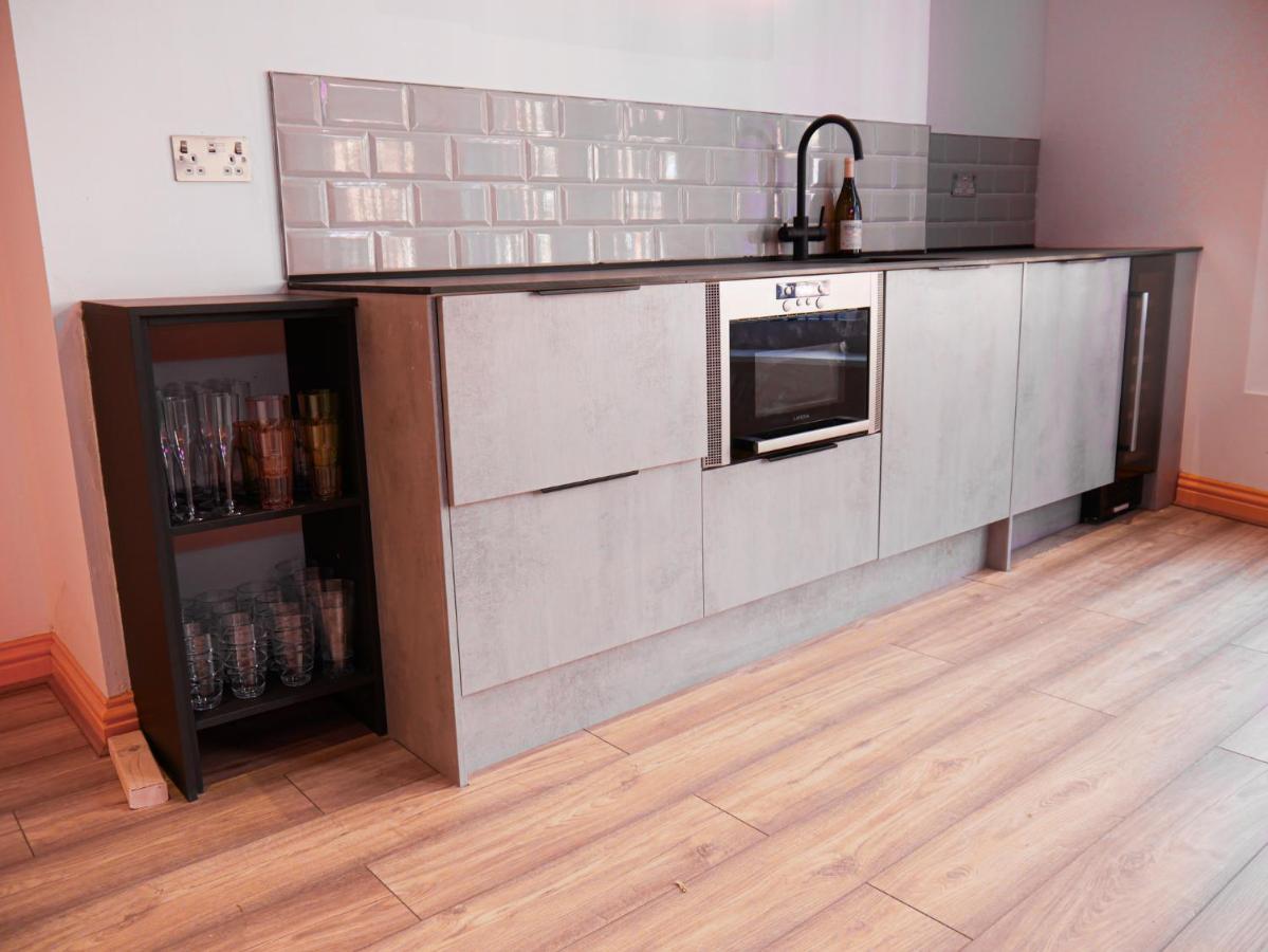 Luxury Apartments Liverpool City Center ภายนอก รูปภาพ